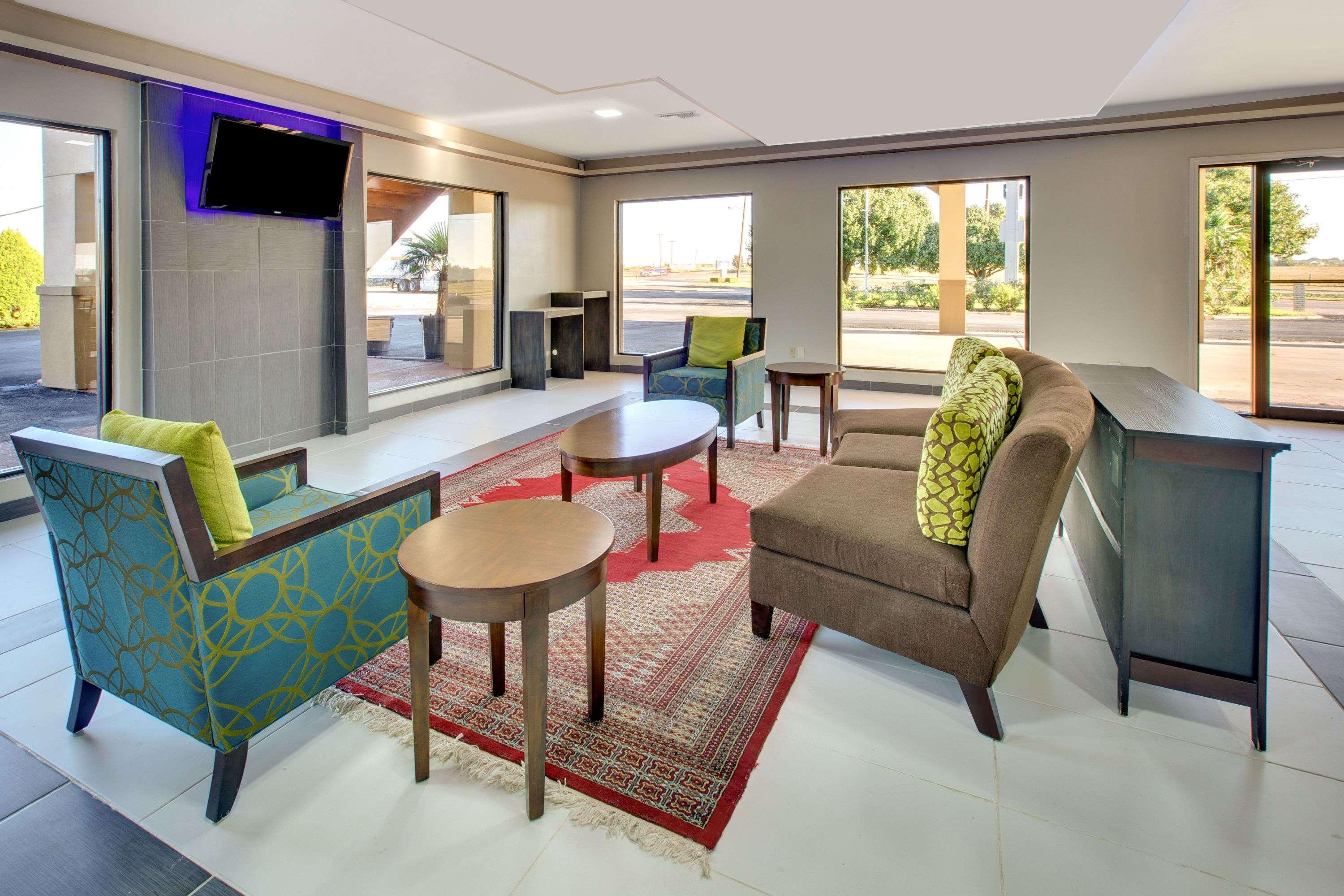 Baymont By Wyndham Terrell Hotell Exteriör bild